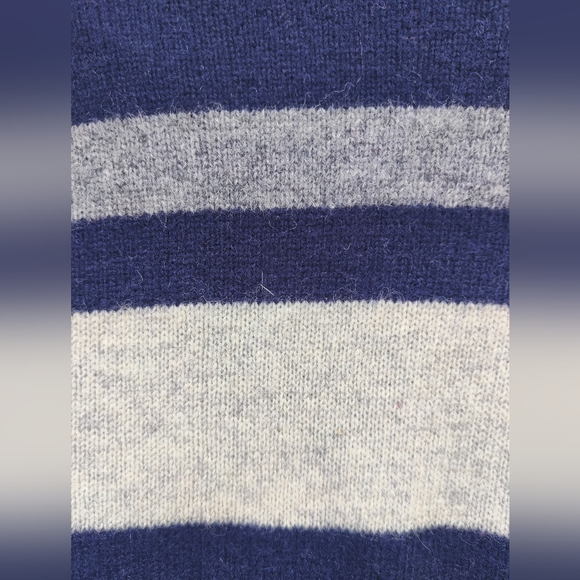 GAP Warm Sweater - Picture 6 of 6